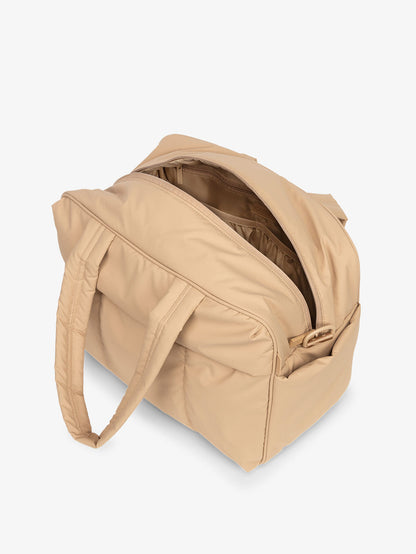 Luka weekender bag in latte; DSM1901-LATTE
