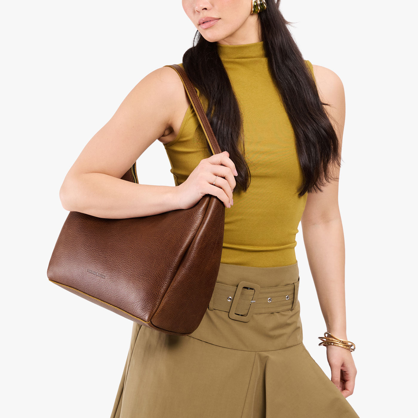 Asheville*Large | U-shaped, flat-bottomed leather shoulder bag with adjustable strap