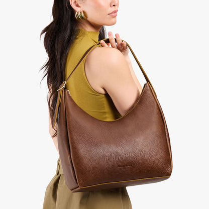 Asheville*Large | U-shaped, flat-bottomed leather shoulder bag with adjustable strap