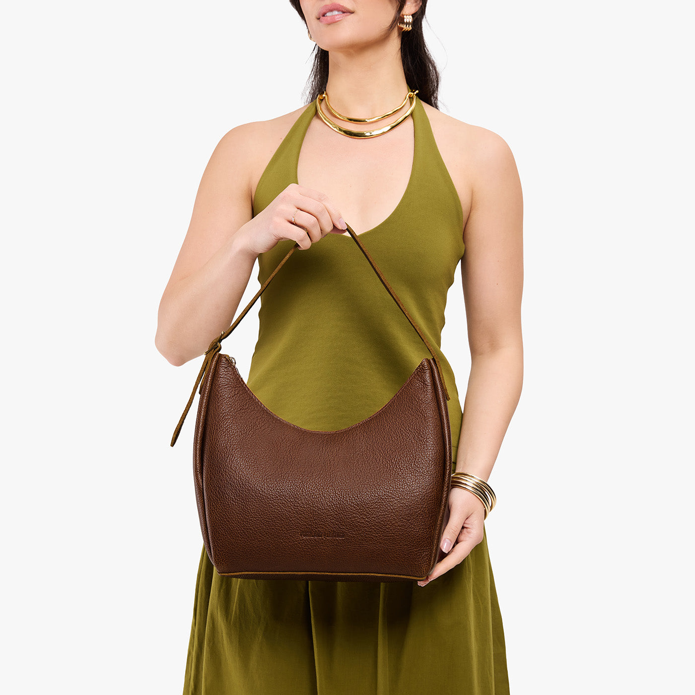 Asheville*Medium | U-shaped, flat-bottomed leather shoulder bag with adjustable strap
