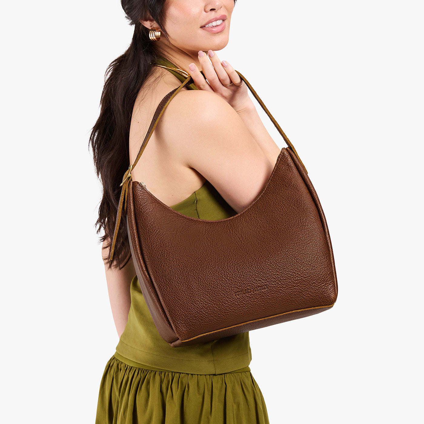 Asheville*Medium | U-shaped, flat-bottomed leather shoulder bag with adjustable strap