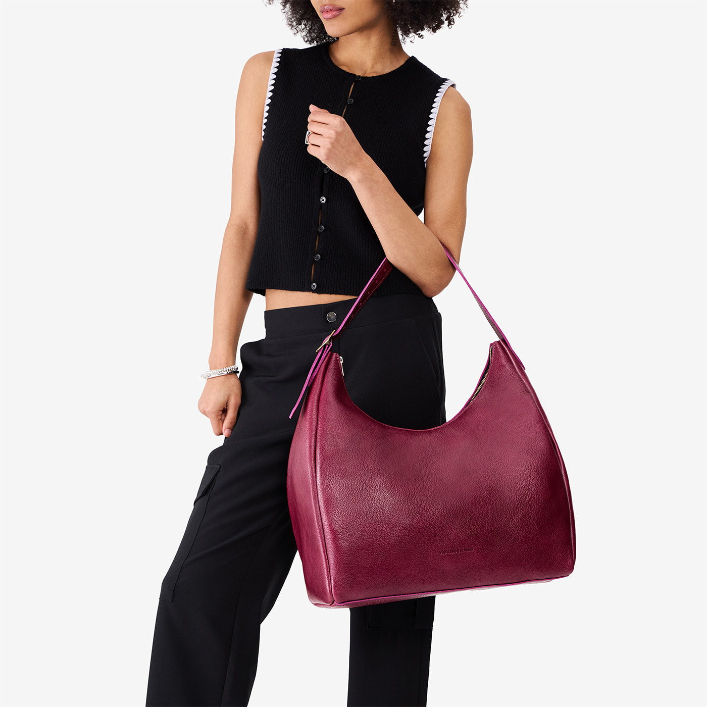 Orchid*Oversized | U-shaped, flat-bottomed leather shoulder bag with adjustable strap